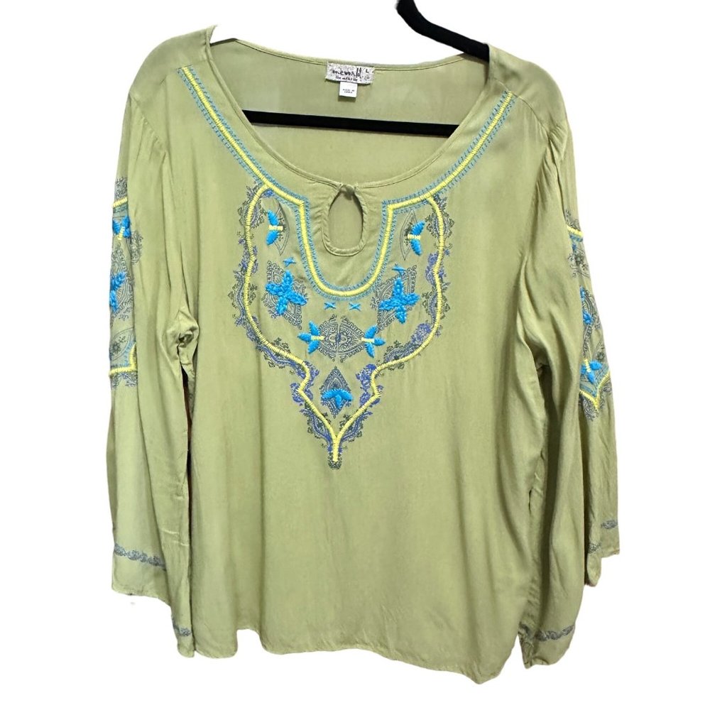 One World women’s size L green embroidered bell sleeve Boho top